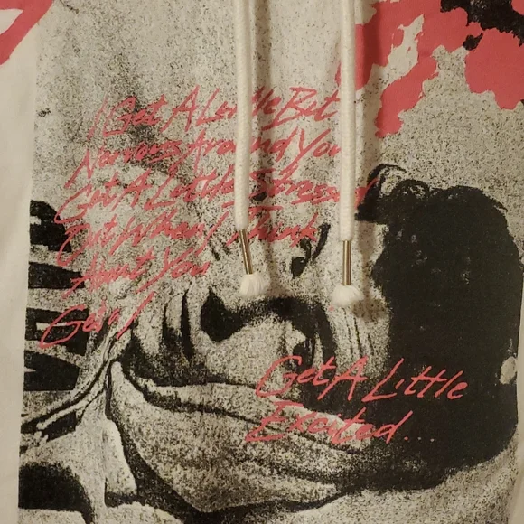 (🛍BOGO) SHAWN MENDES: Tour Hoodie - Picture 3 of 7